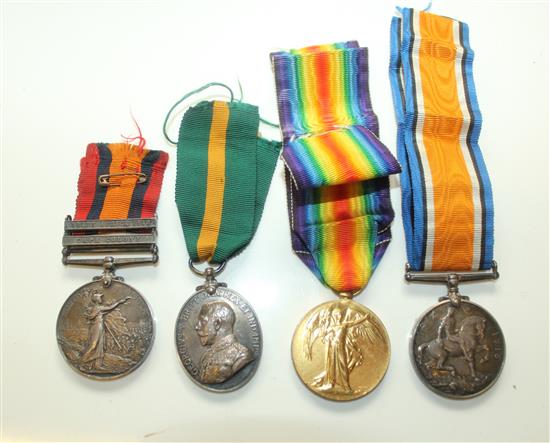 Currie- Family group incl S.Africa pair WWI and a terratorial